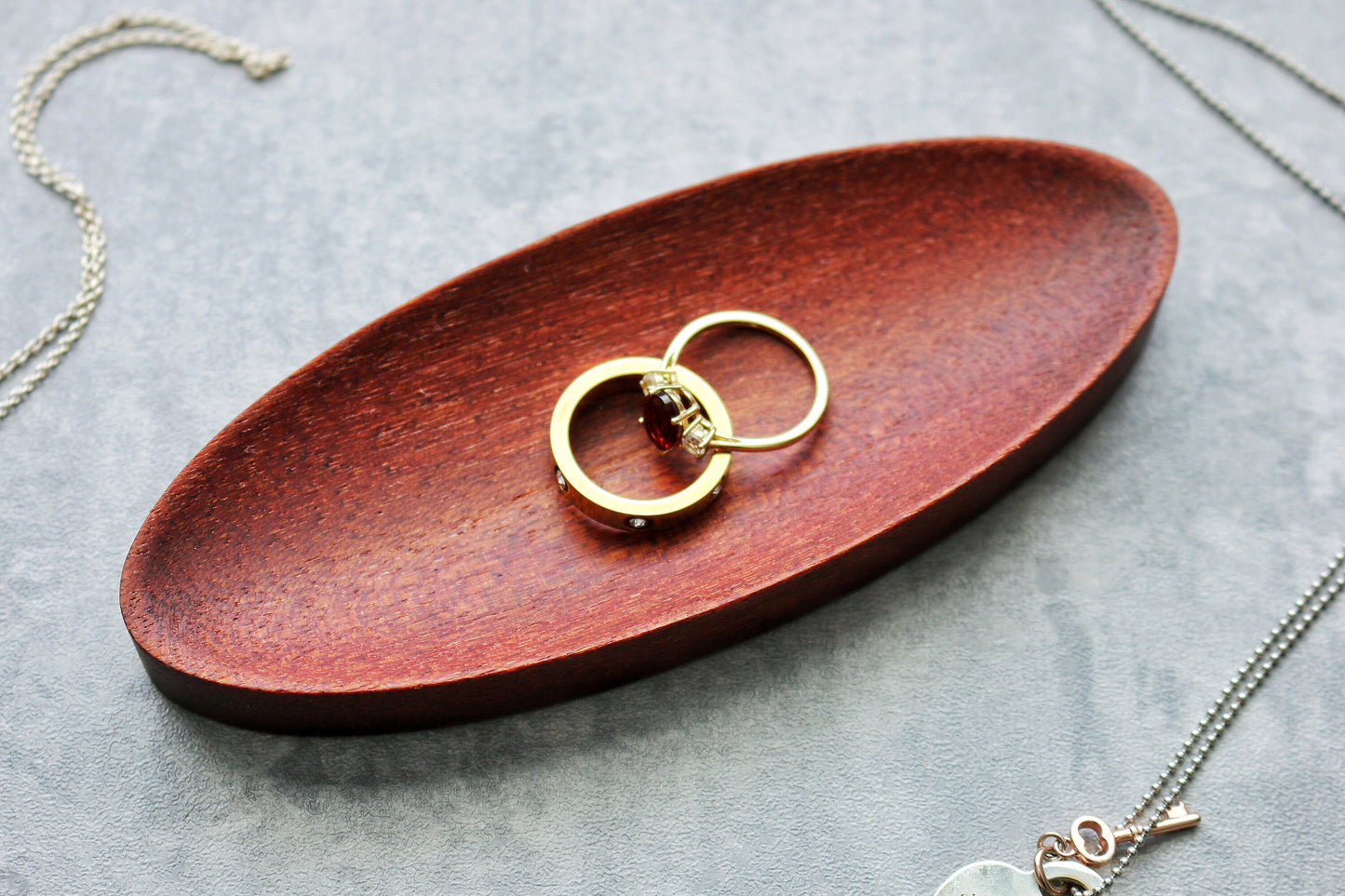 Oval Wood Ring Dish, Patronizable Small Jewelry Tray, Gift for Newly Engaged Couples, Wedding Bridal Party Bridesmaid Gift, Mothers day gift